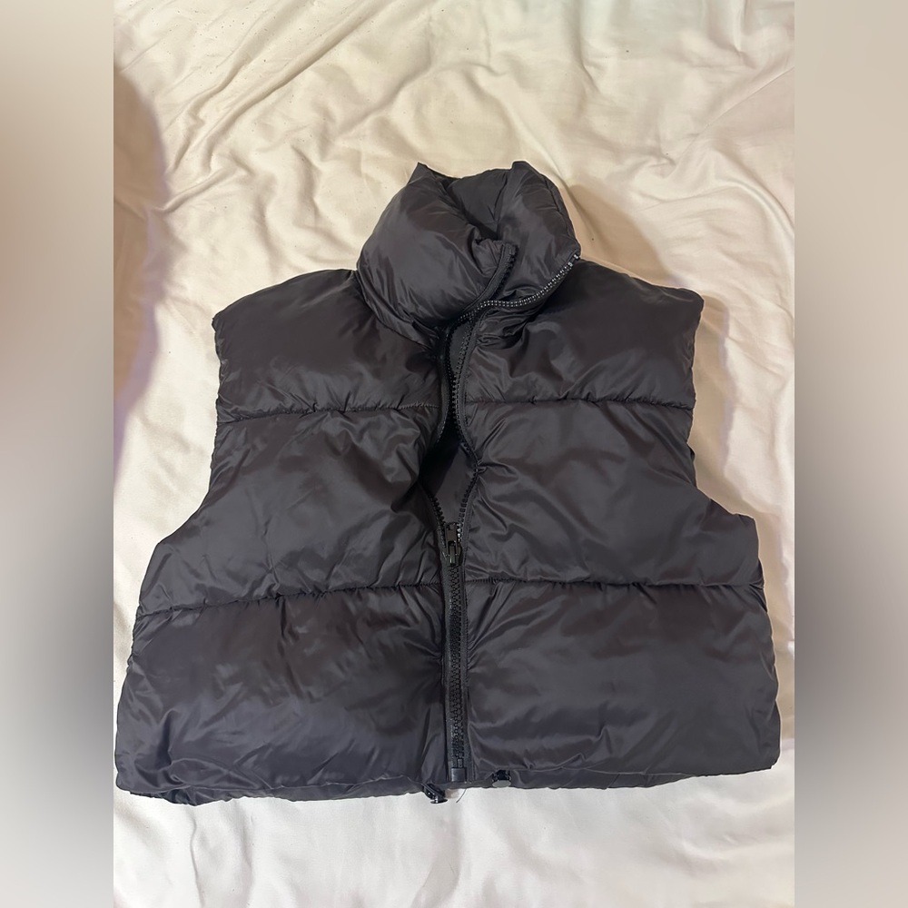 SHEIN Black Puffer Vest